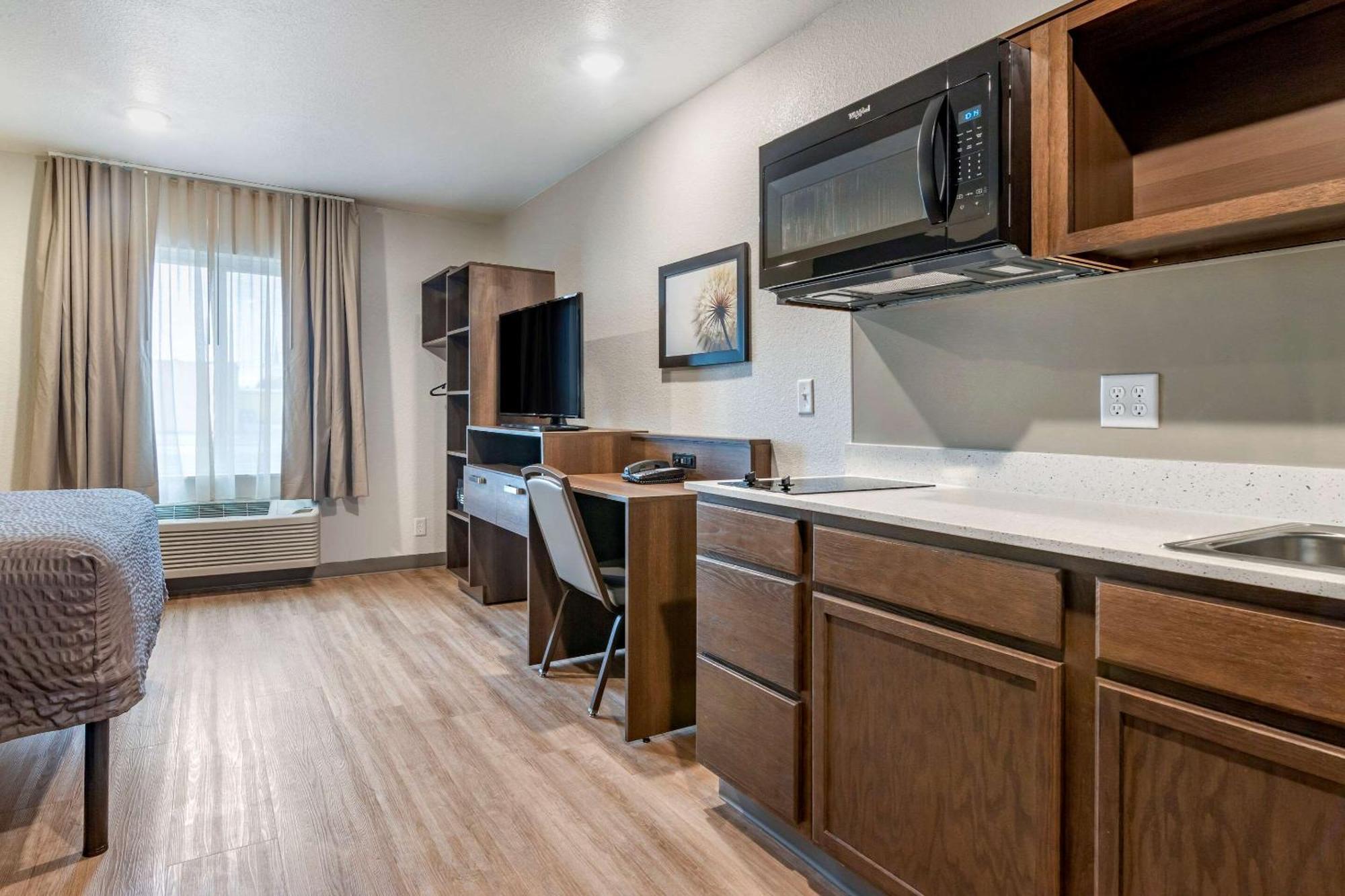 Woodspring Suites Brunswick Ngoại thất bức ảnh